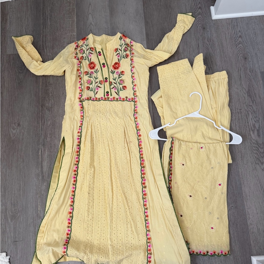 Cotton three piece A Shape suit with threadwork